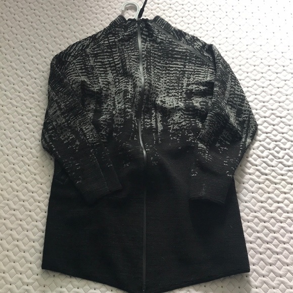 Womens Z.N.E Pulse zip up - Picture 1 of 2